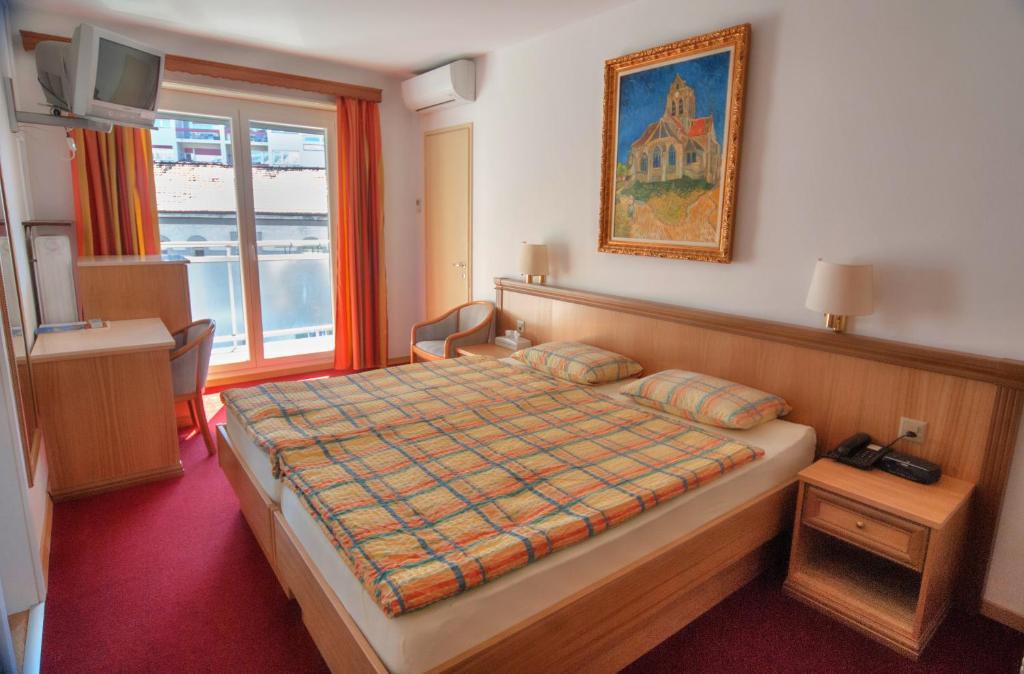 Hotel Dischma - Free Bus And Train Ticket Paradiso Room photo